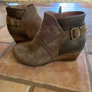 Great looking leather wedge bootie